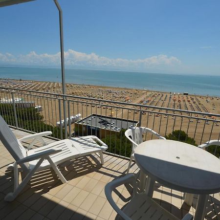 Appartement Lignano Sabbiadoro Sea Front Extérieur photo